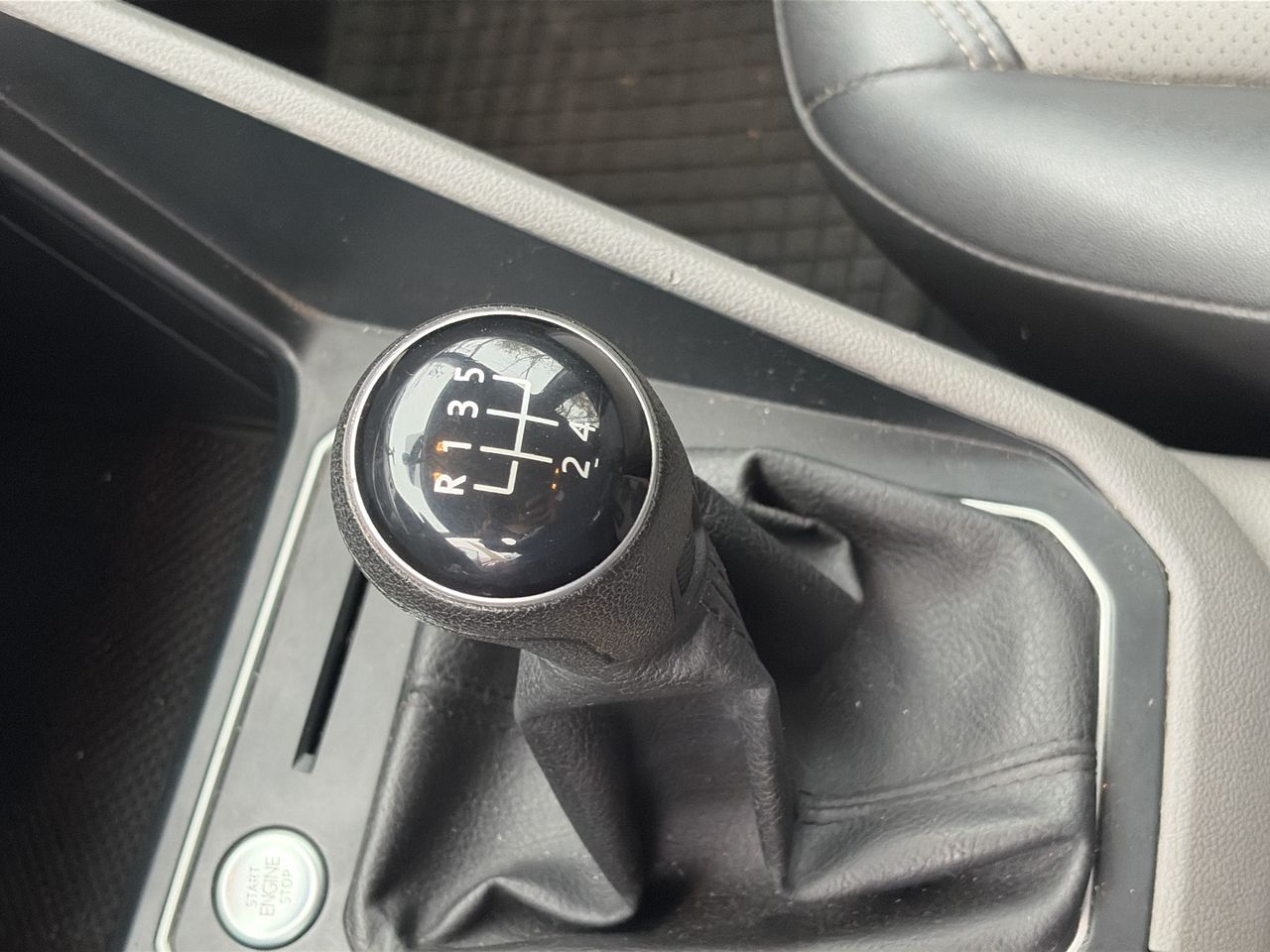 VOLKSWAGEN - 19