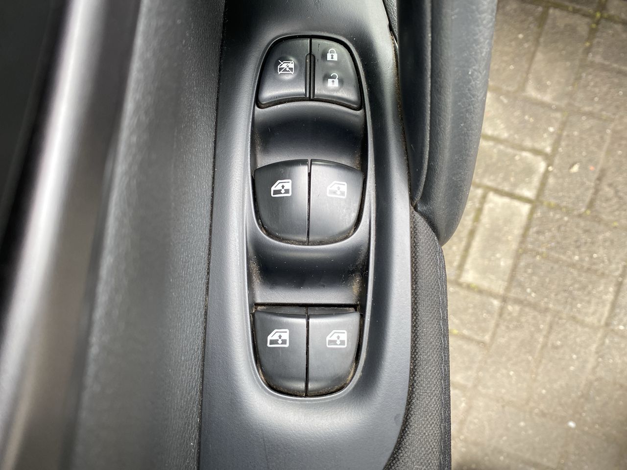 NISSAN - 20