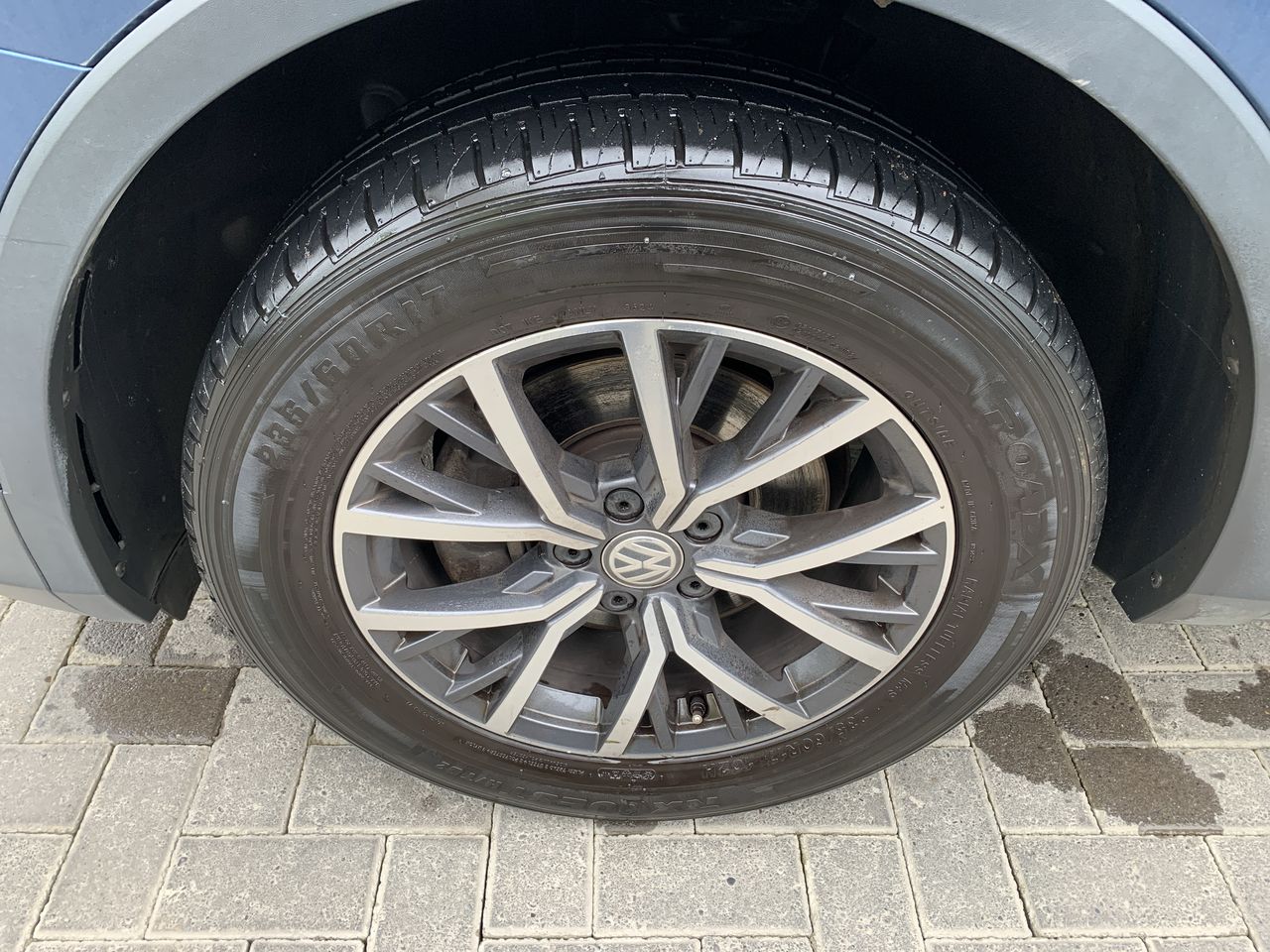 Volkswagen Tiguan — foto 18 de 35