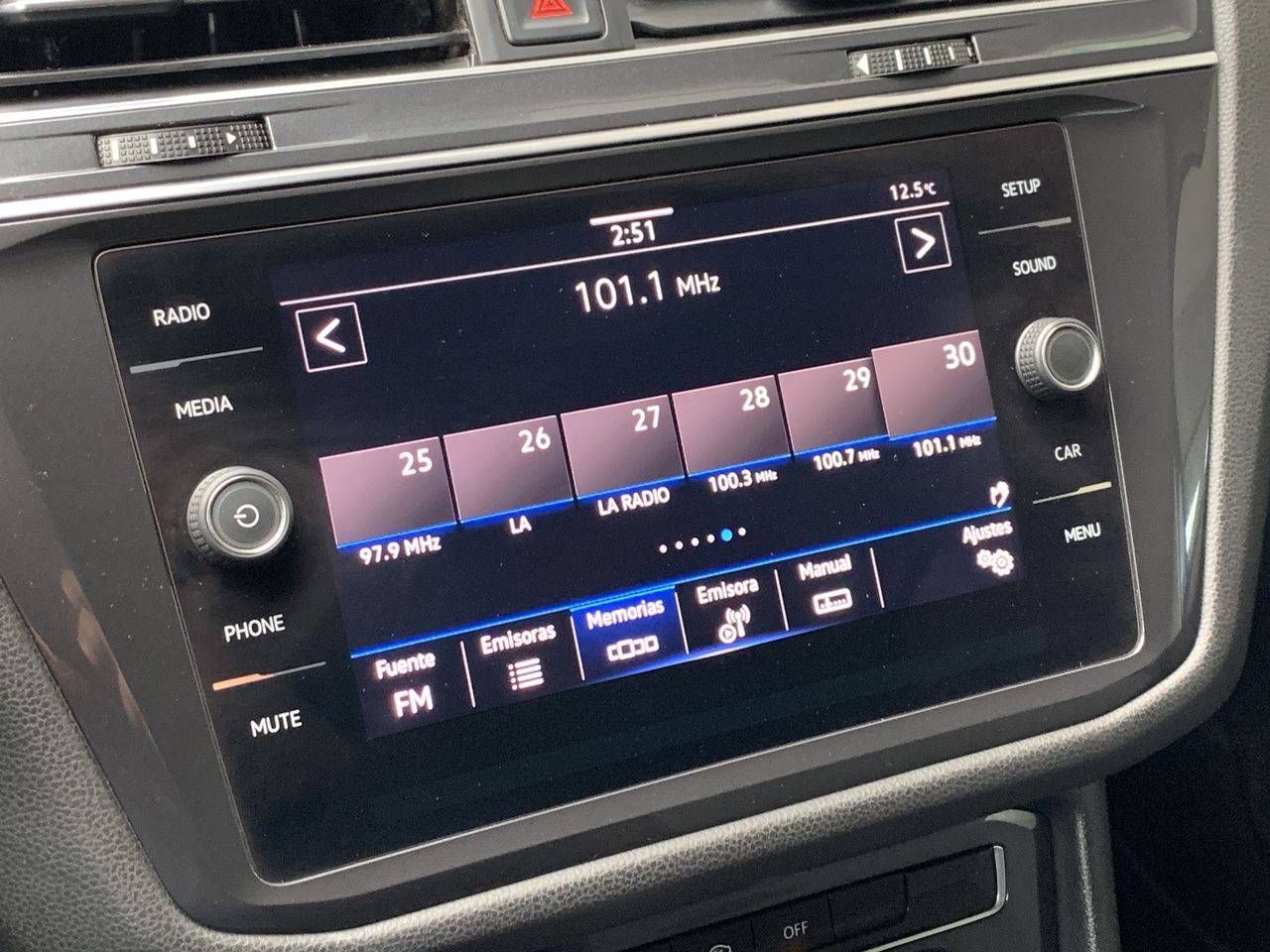 Volkswagen Tiguan — foto 29 de 35