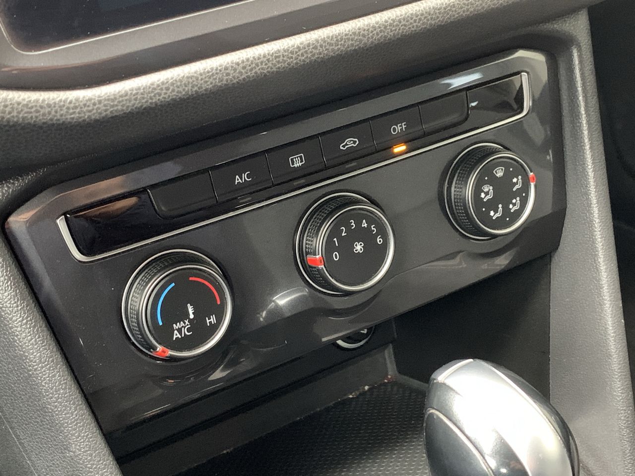 Volkswagen Tiguan — foto 31 de 35