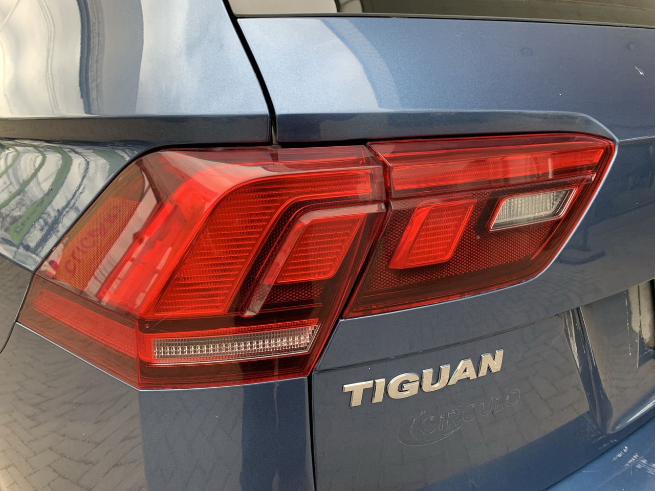 Volkswagen Tiguan — foto 22 de 35