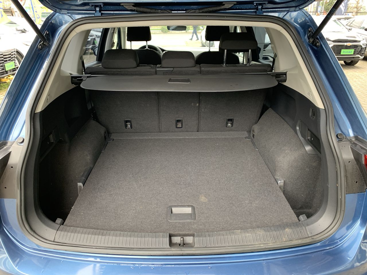 Volkswagen Tiguan — foto 23 de 35