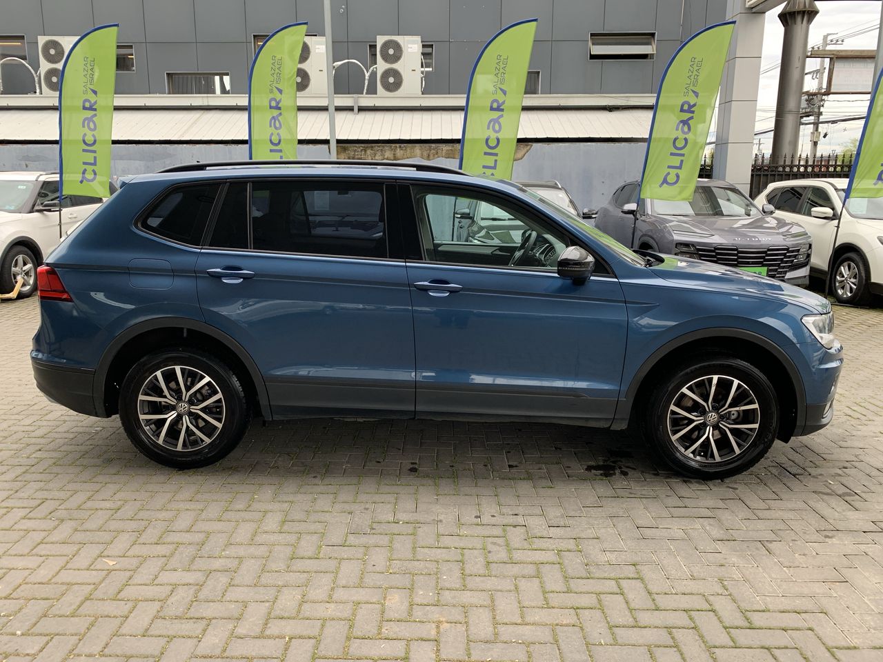 Volkswagen Tiguan — foto 9 de 35