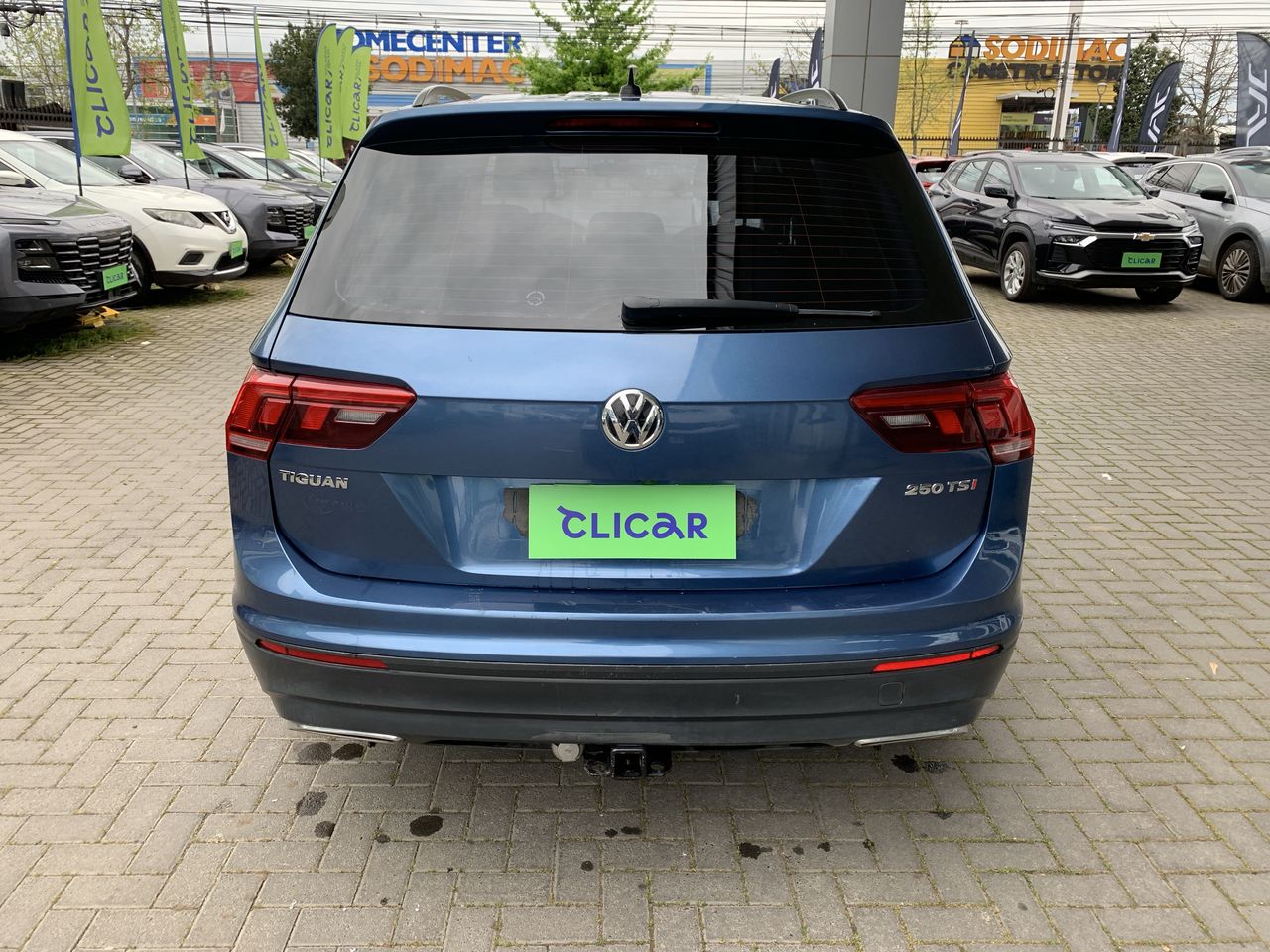Volkswagen Tiguan — foto 7 de 35