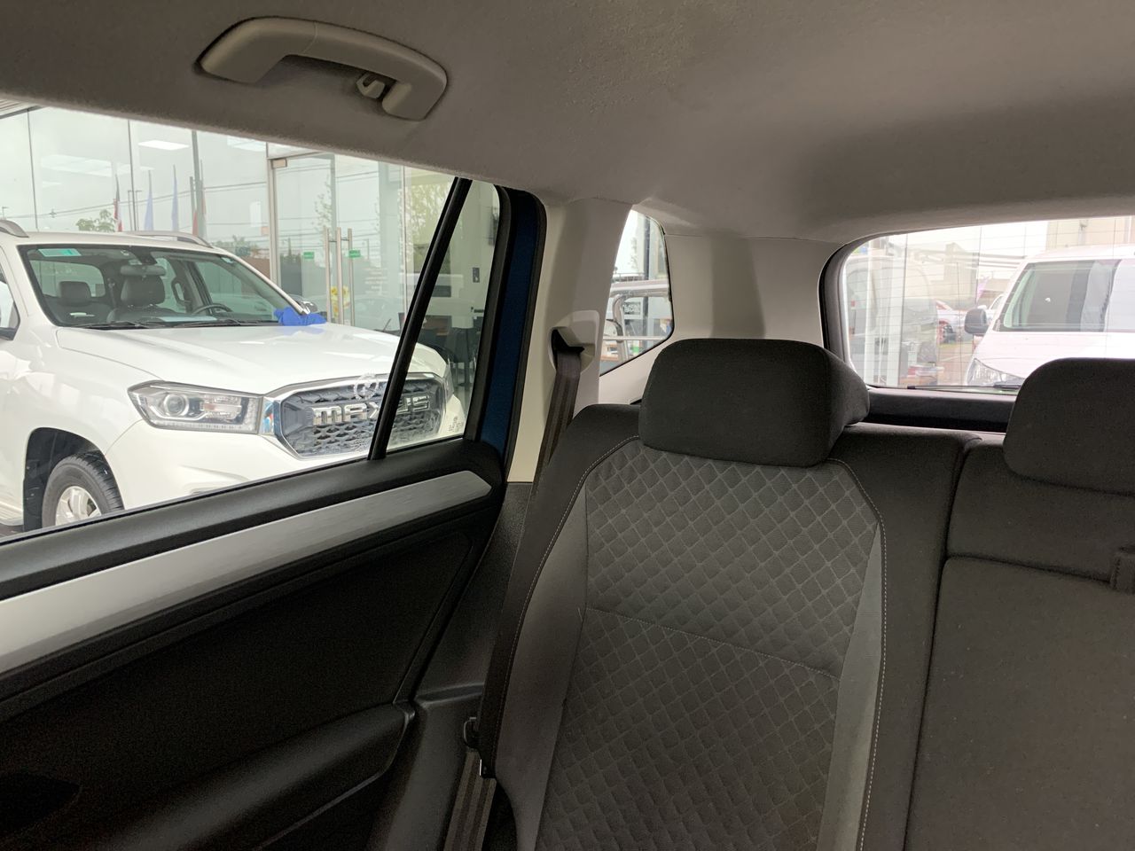 Volkswagen Tiguan — foto 13 de 35