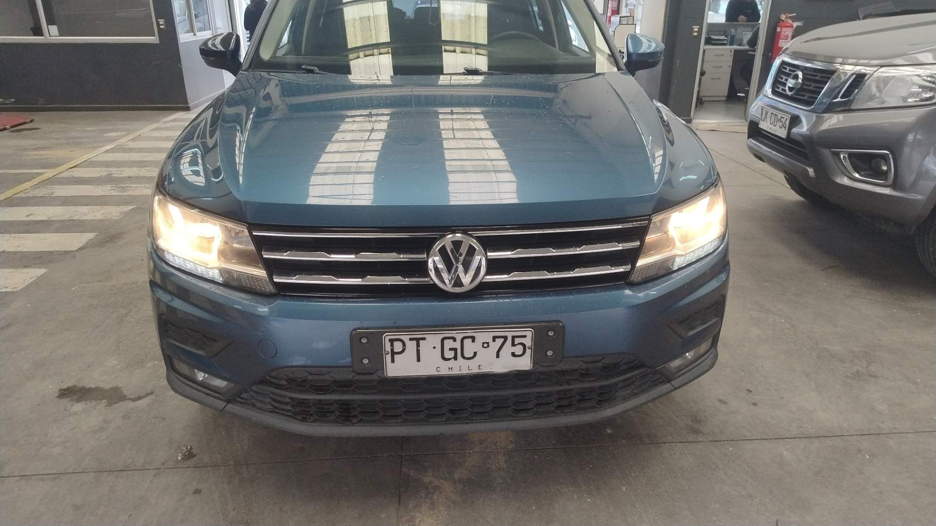 VOLKSWAGEN - 2