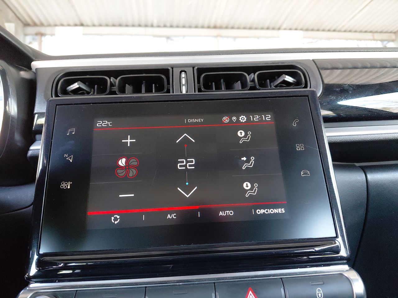 Volkswagen Voyage — foto 21 de 25