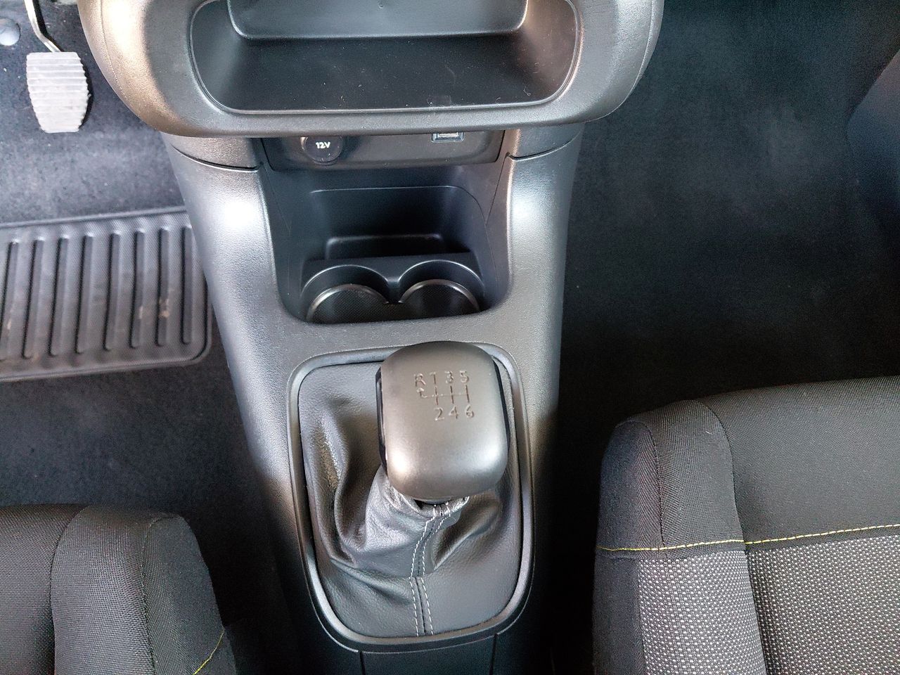 Volkswagen Voyage — foto 22 de 25