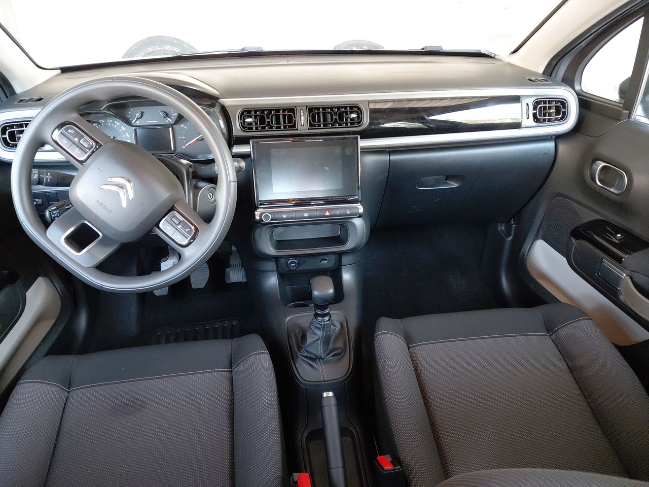Volkswagen Voyage — foto 2 de 25