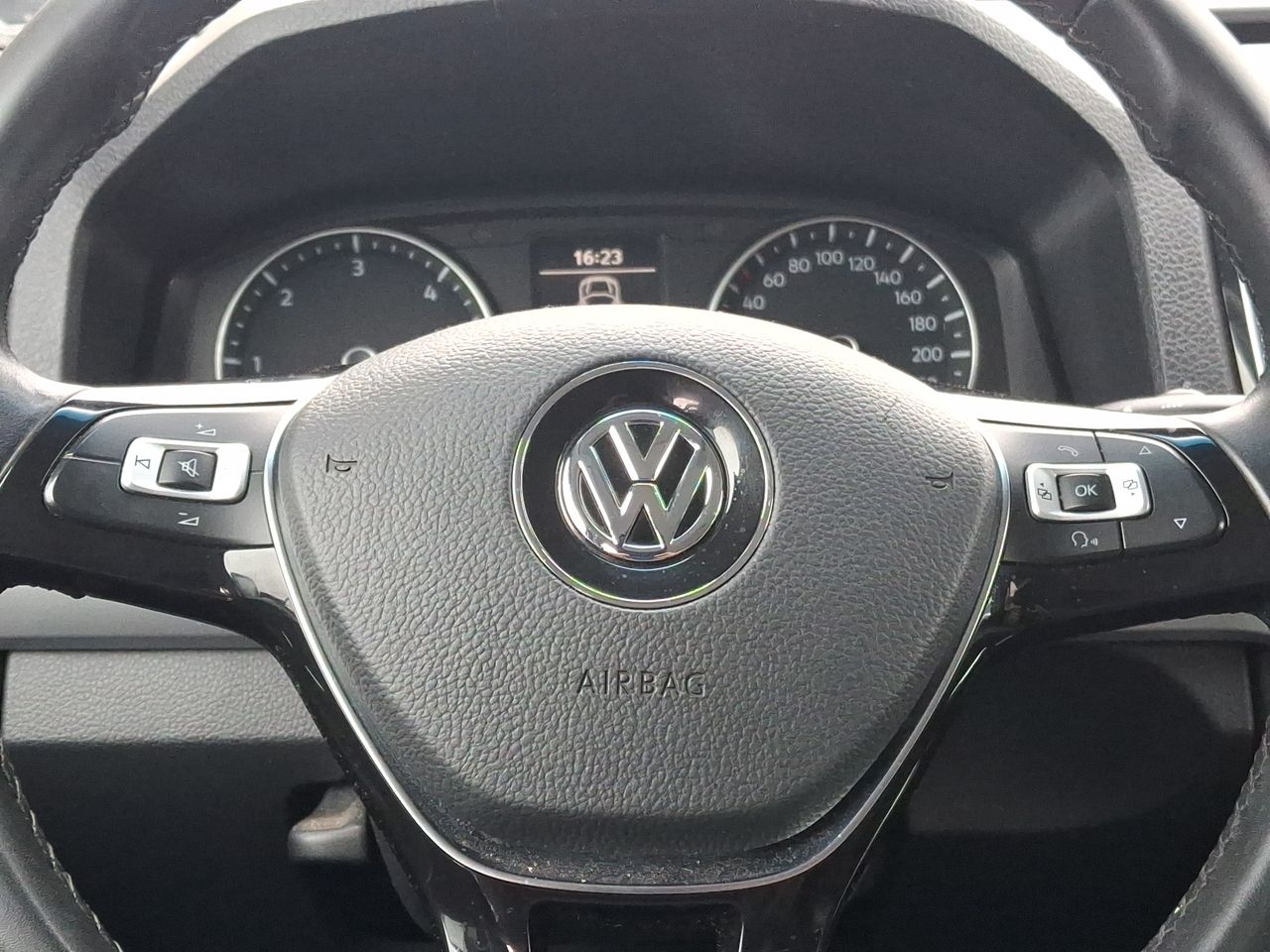 VOLKSWAGEN - 17