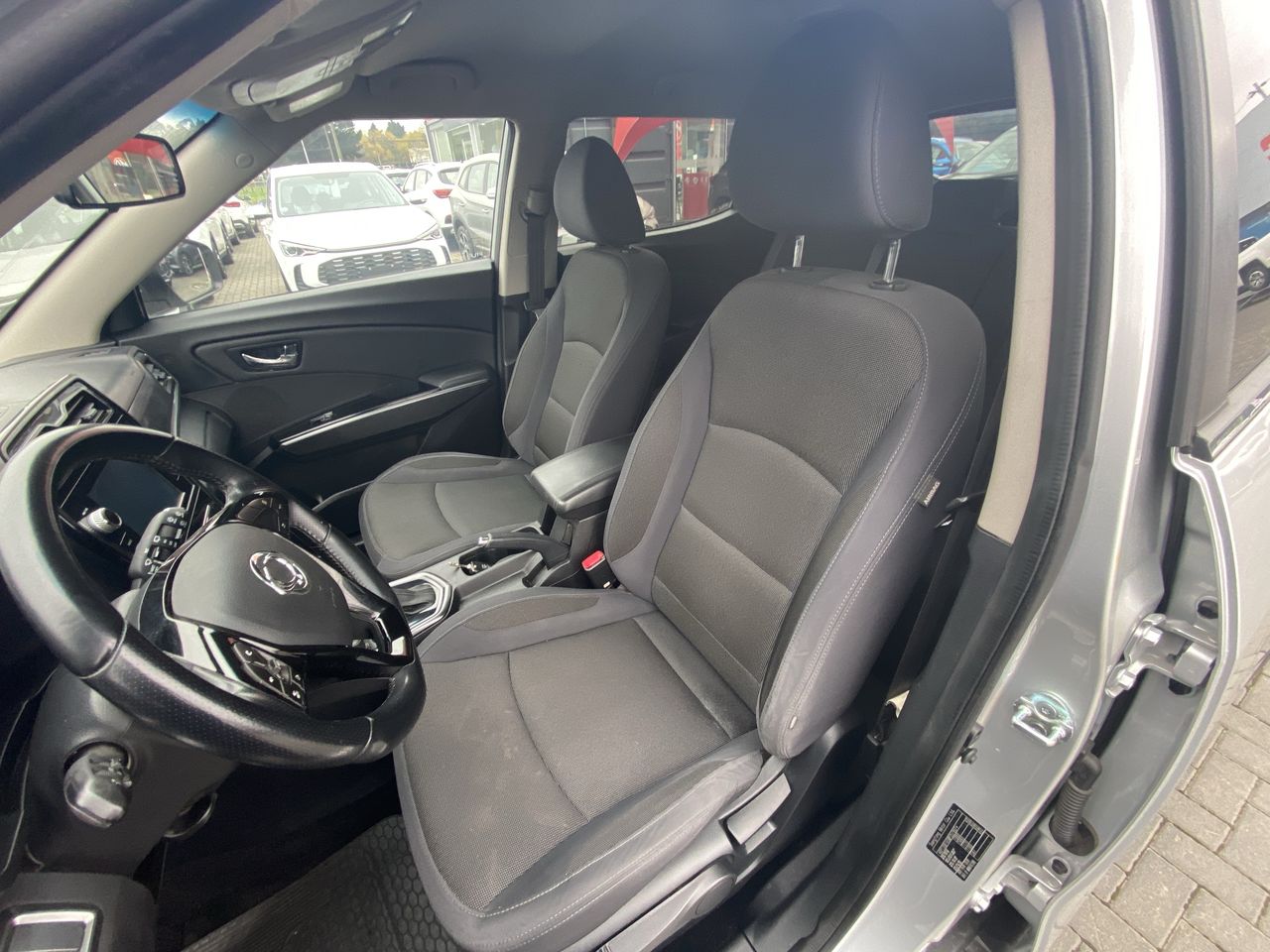 SSANGYONG - 24