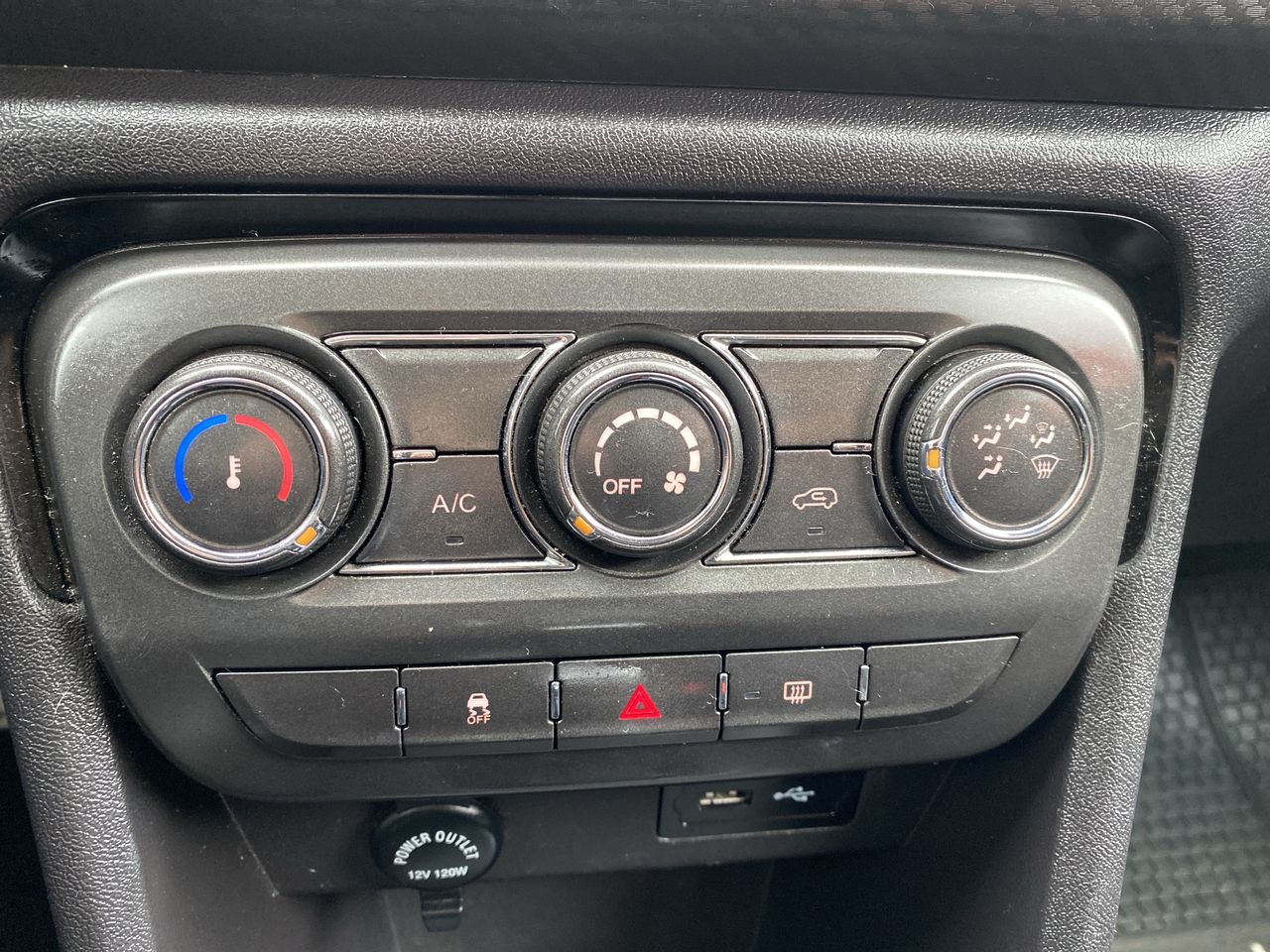 Chery Tiggo 2 — foto 23 de 27