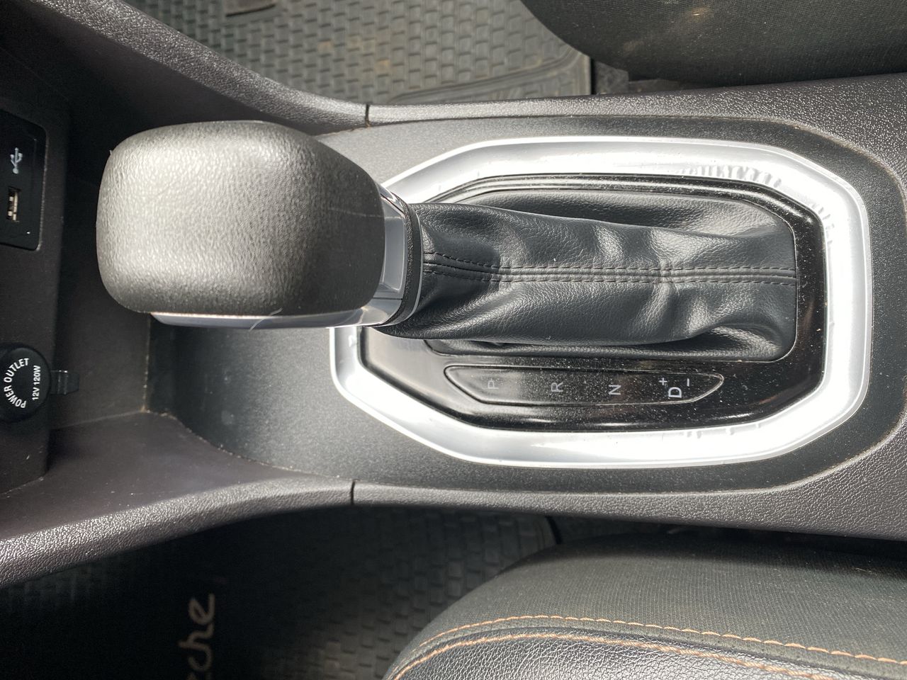 Chery Tiggo 2 — foto 24 de 27