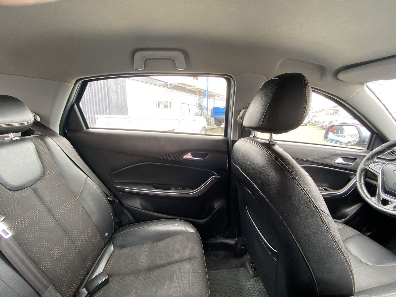 Chery Tiggo 2 — foto 8 de 27