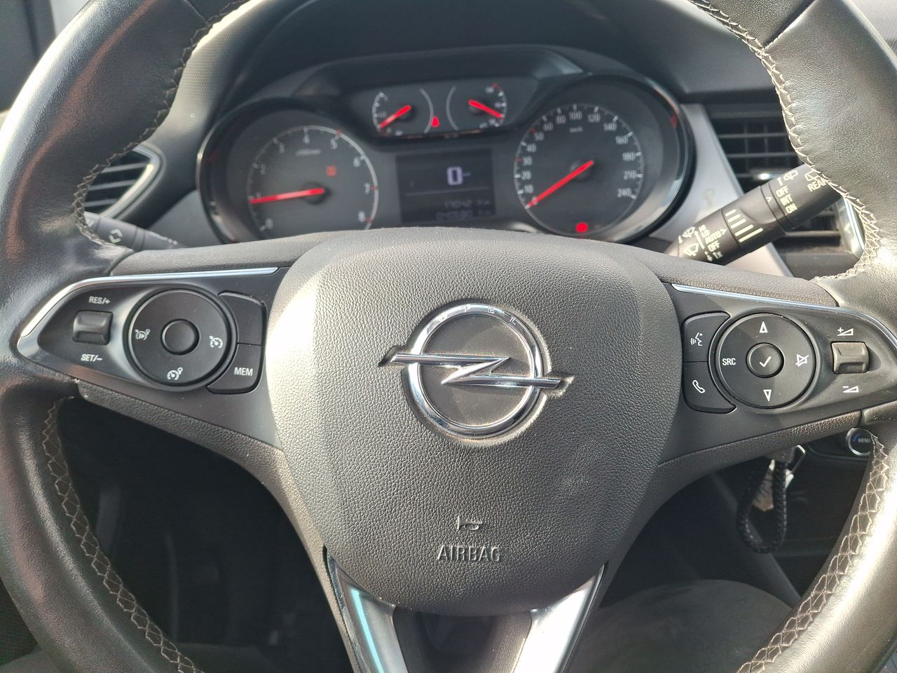 Opel Crossland — foto 25 de 31