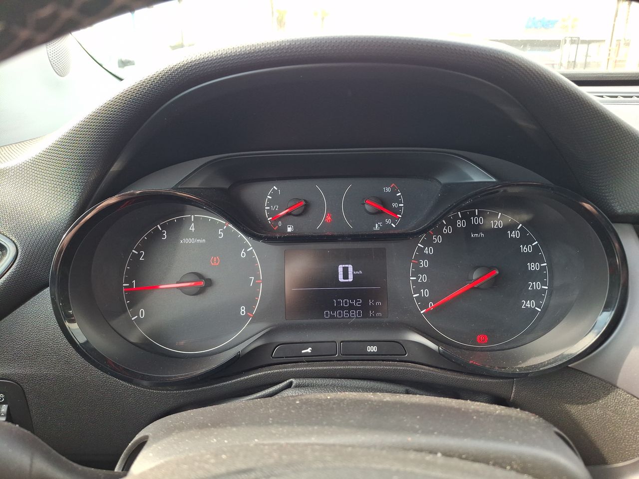 Opel Crossland — foto 26 de 31