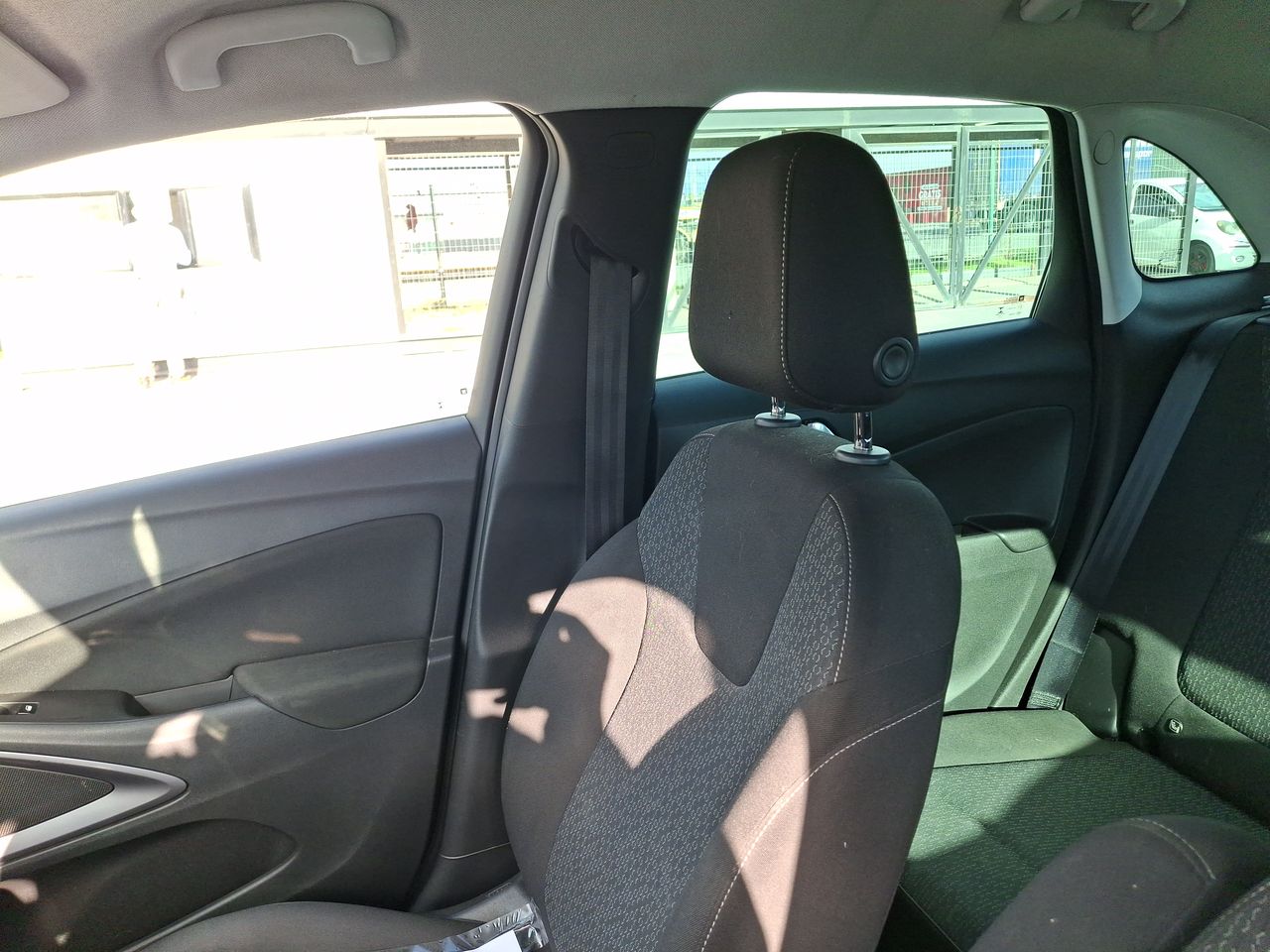 Opel Crossland — foto 12 de 31
