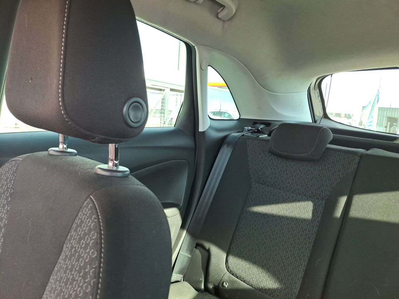 Opel Crossland — foto 13 de 31