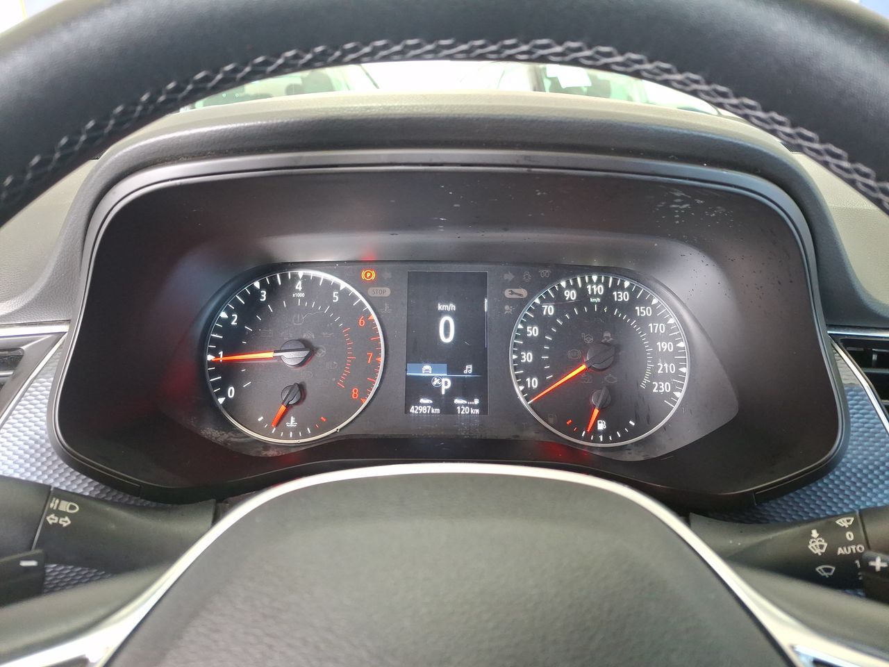 Renault Arkana — foto 19 de 26
