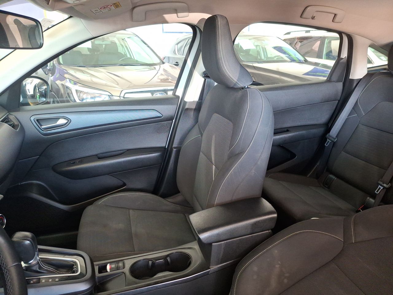 Renault Arkana — foto 4 de 26