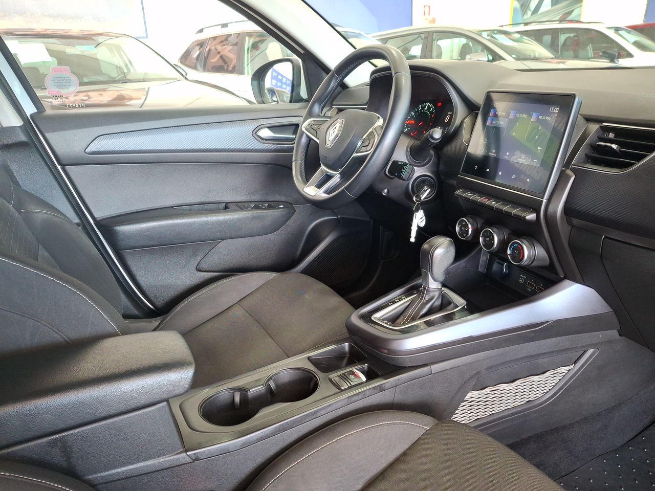 Renault Arkana — foto 9 de 26
