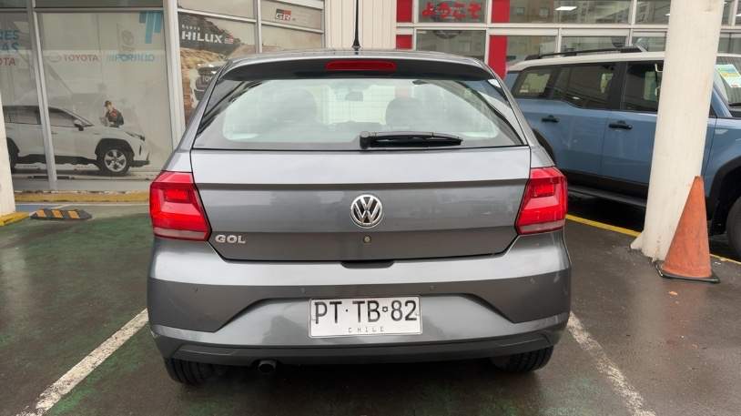 VOLKSWAGEN - 4