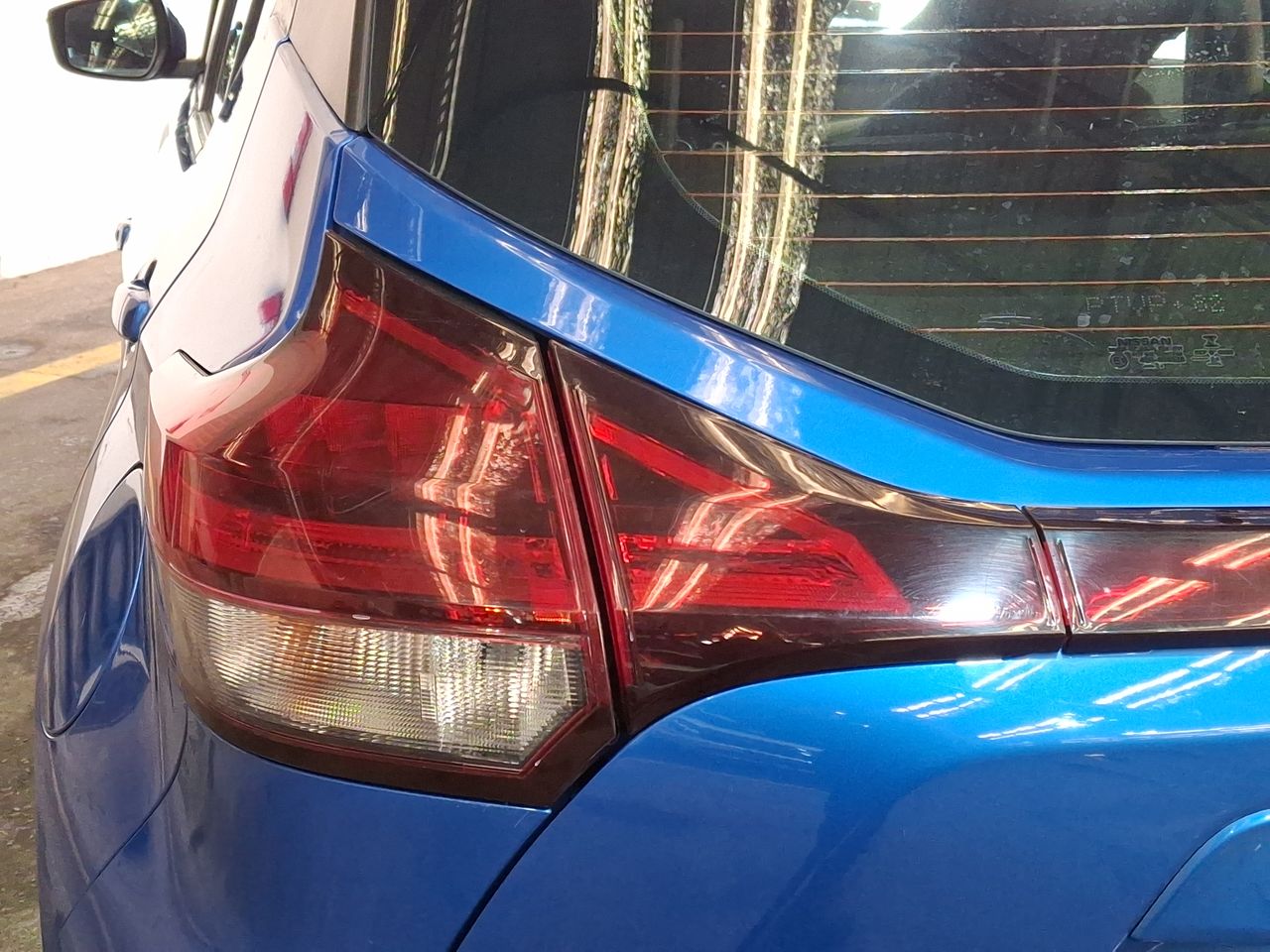 NISSAN - 21
