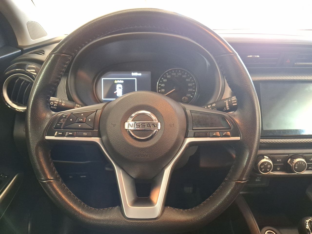 NISSAN - 25