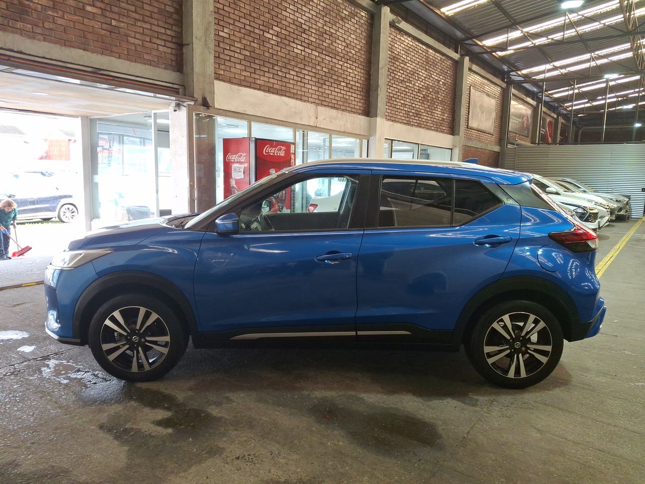 NISSAN - 4