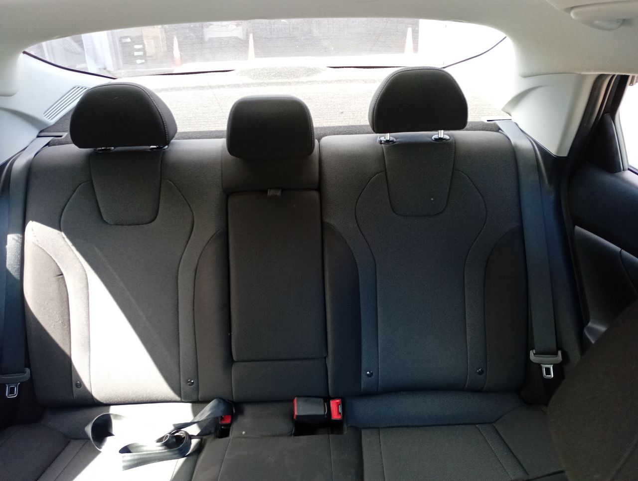 HYUNDAI - 12