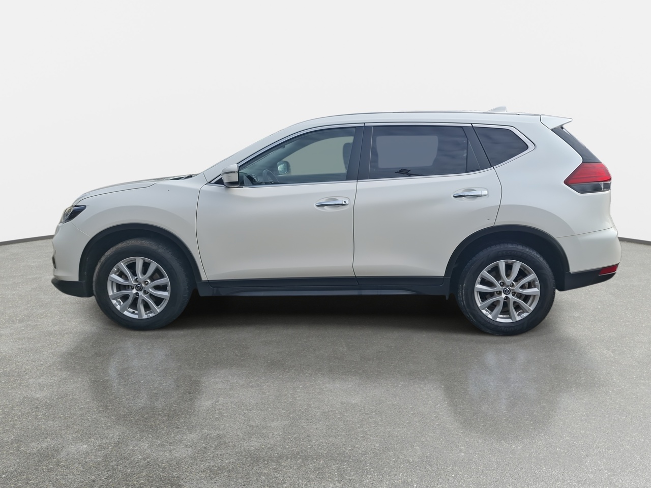 NISSAN - 4