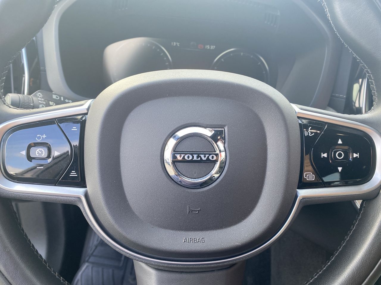 VOLVO - 26