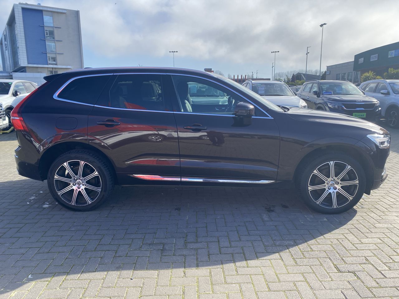 VOLVO - 8