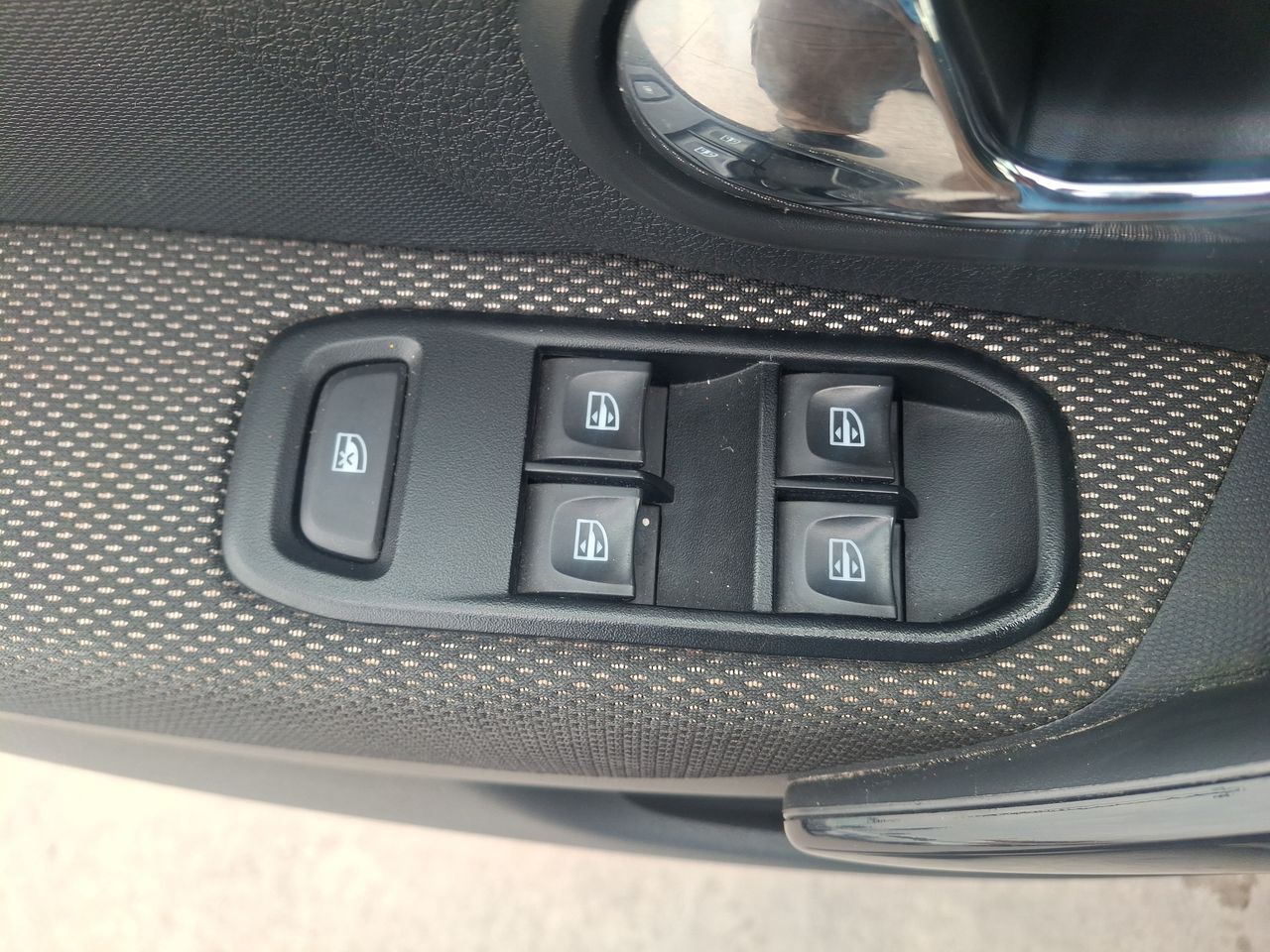 Renault Symbol — foto 23 de 30