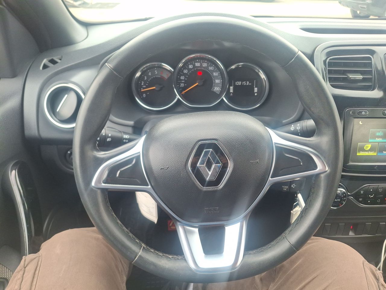 Renault Symbol — foto 24 de 30