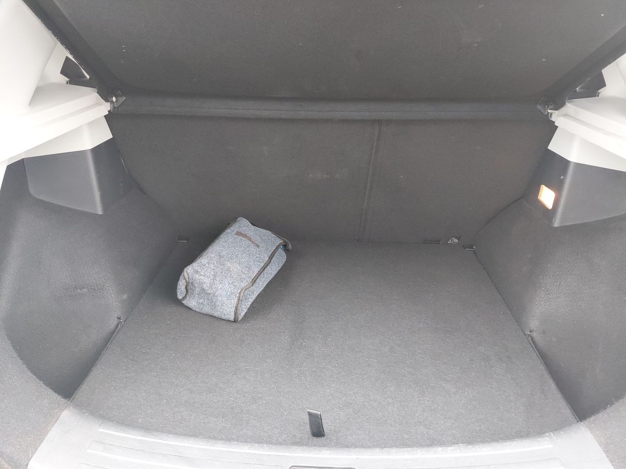 MG Zs — foto 12 de 24