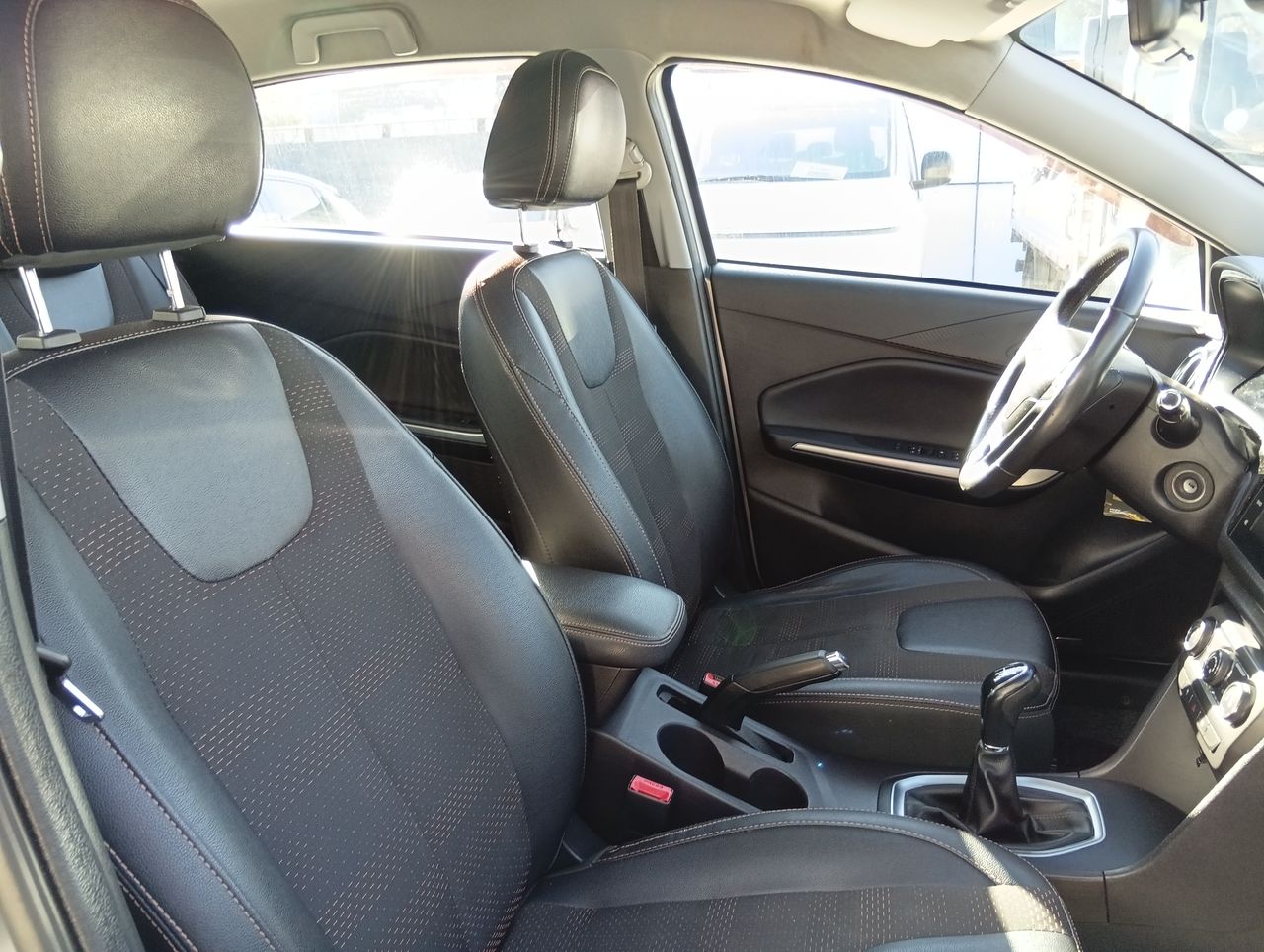 Chery Tiggo 2 — foto 25 de 27