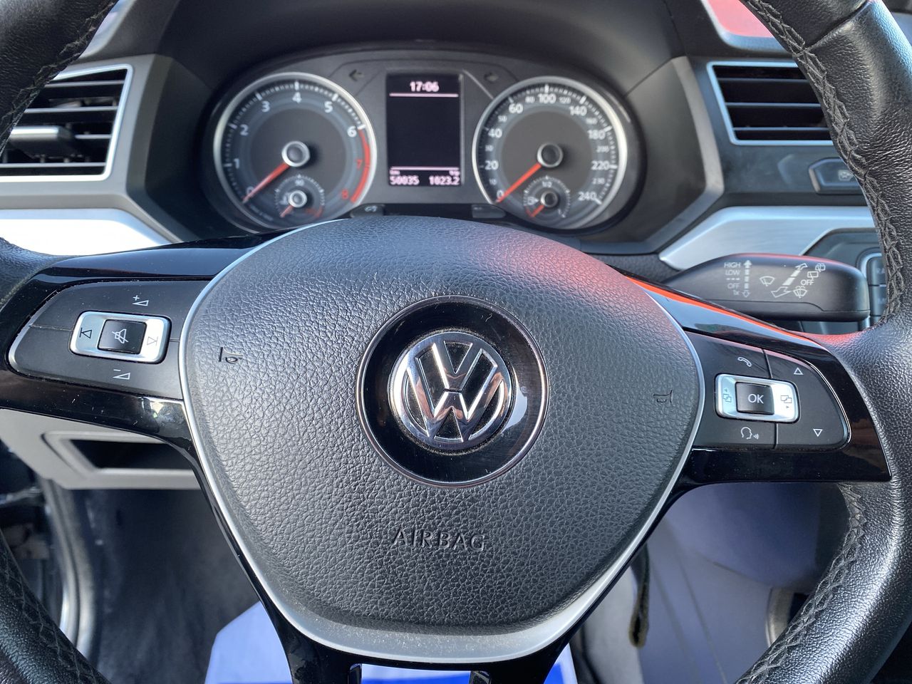 VOLKSWAGEN - 26