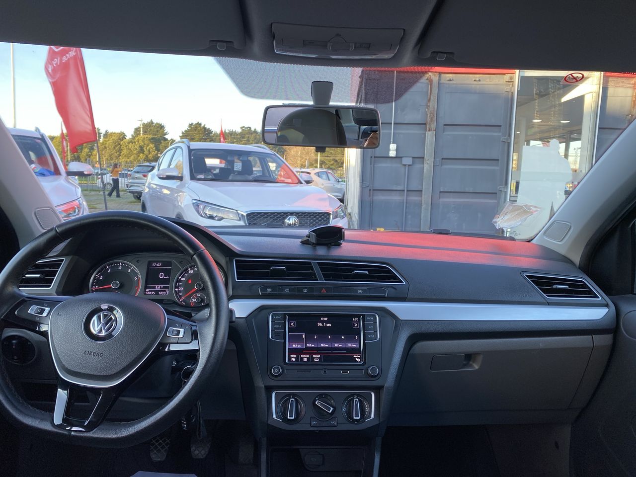 VOLKSWAGEN - 32