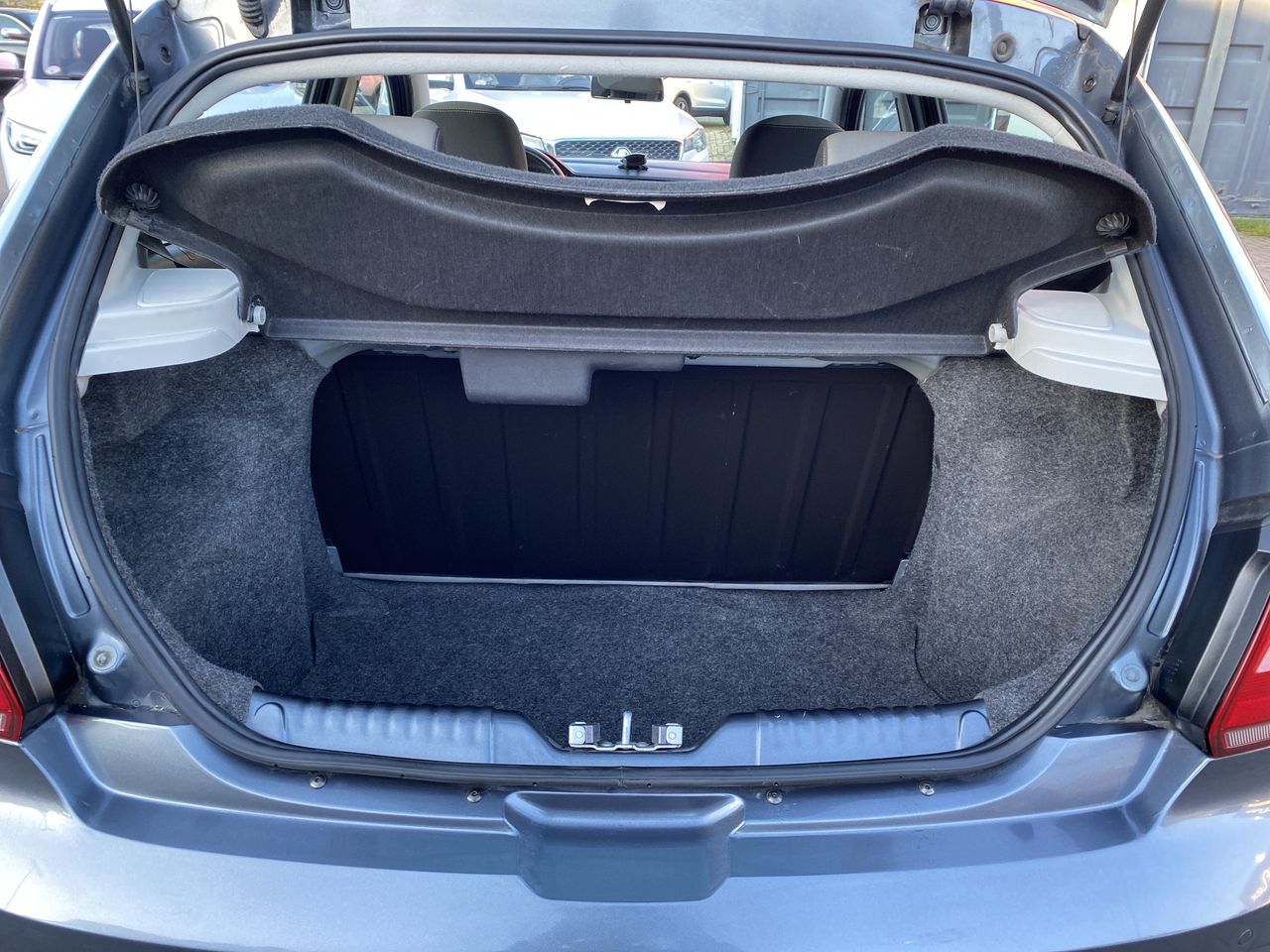 VOLKSWAGEN - 21