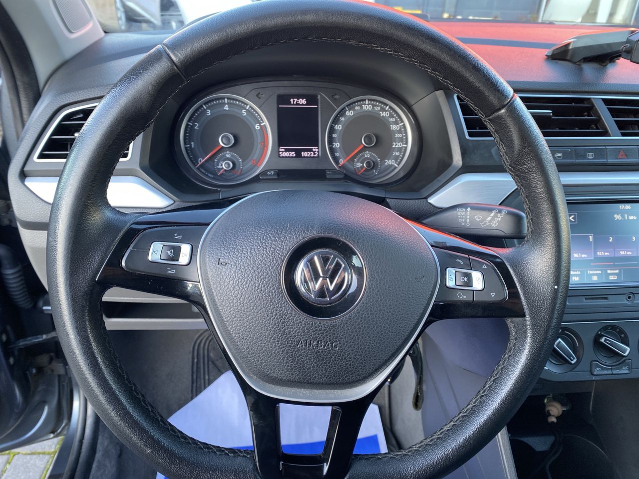 VOLKSWAGEN - 25