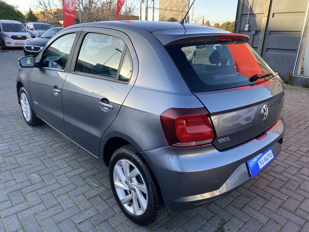 VOLKSWAGEN - 5
