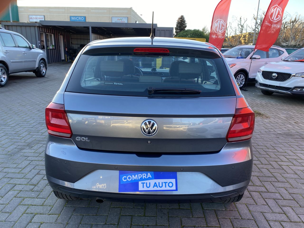 VOLKSWAGEN - 6