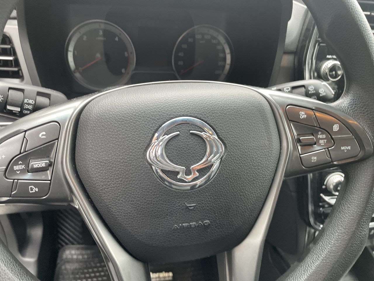 SSANGYONG - 24