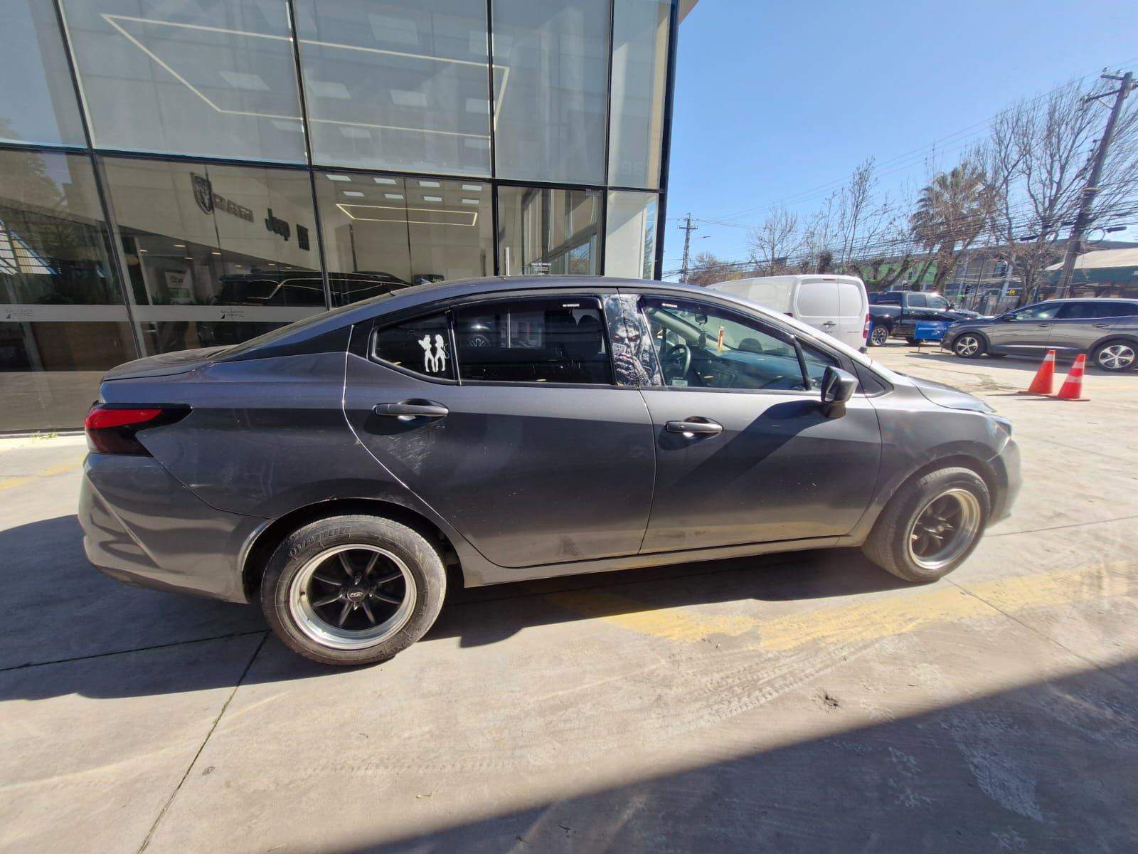 NISSAN - 3