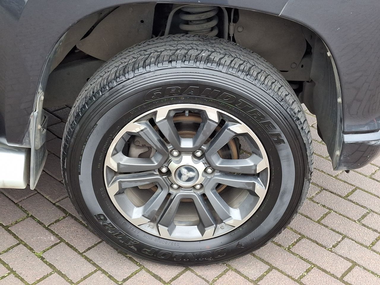 Mitsubishi L200 — foto 10 de 27