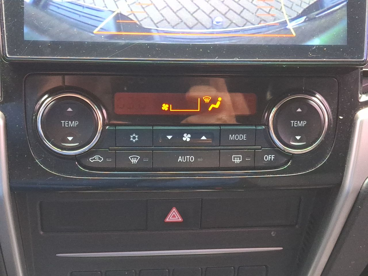 Mitsubishi L200 — foto 22 de 27