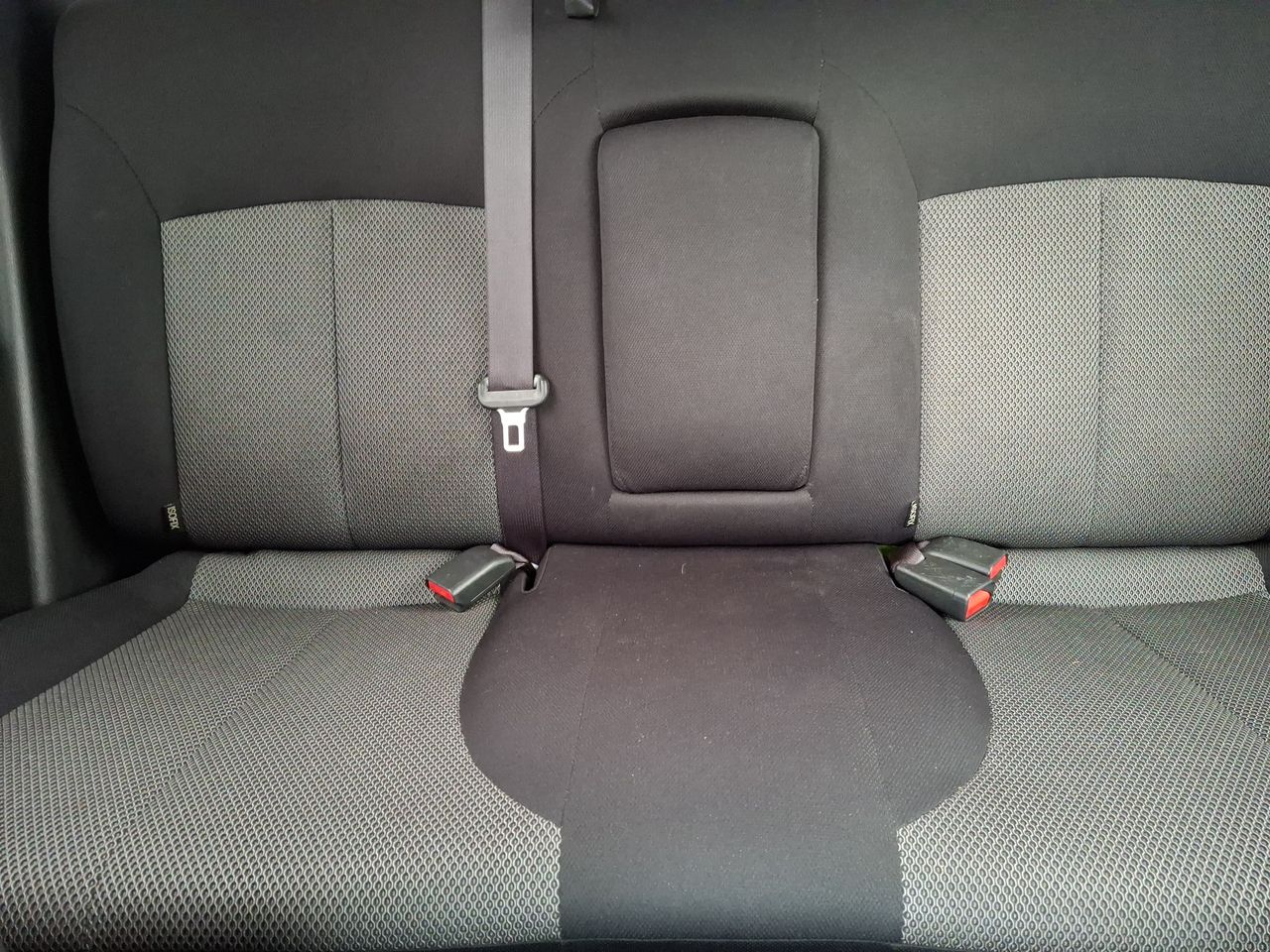 Mitsubishi L200 — foto 26 de 27
