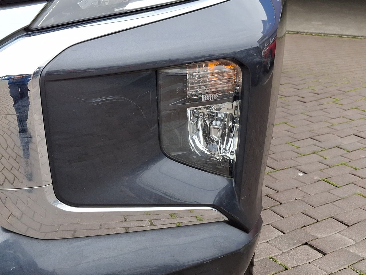 Mitsubishi L200 — foto 12 de 27